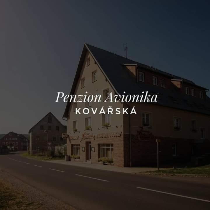 Restaurant & Penzion Avionika Kovarska Luaran gambar